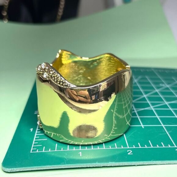 New Gold Crystal Cuff Bracelet Elegant Bangle Clamp Solanales Inspired j… - Picture 7 of 7